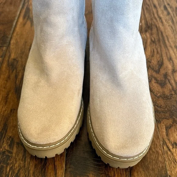 Dolce Vita Cream Riella Ankle Boots, size 7 - Picture 4 of 7